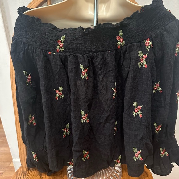 Altar’d state off shoulder top - Picture 5 of 5